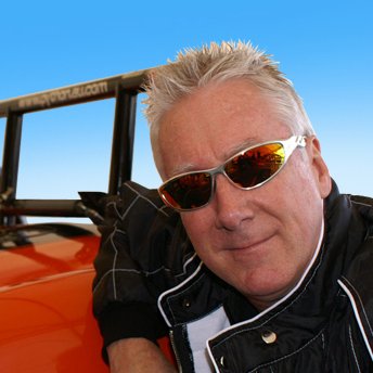 Profile Picture of Andrew Holdsworth (@avghgtr) on Twitter