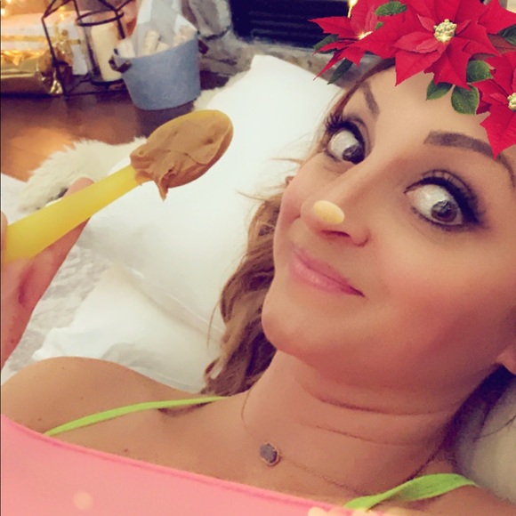 Profile Picture of Rebecca Klaver (@r_klaver) on Poshmark