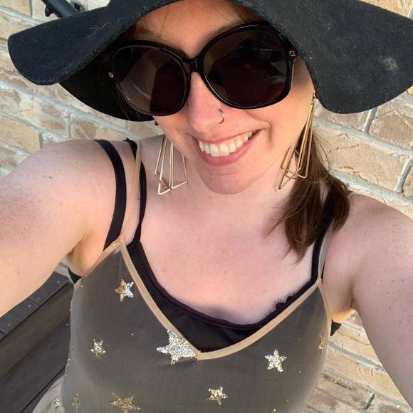 Profile Picture of Jenn Kanstein (@jennr2d2) on Poshmark