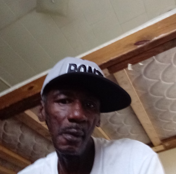 Profile Picture of Edward Hodge (@edwardhodge293) on Poshmark