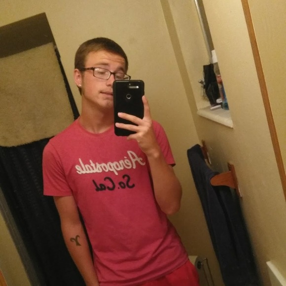 Ken Hughes - Poshmark Profile Picture of Ken Hughes (@khughes543) on Poshmark