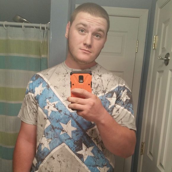 Profile Picture of Kyle Mischou (@kylemischou) on Poshmark