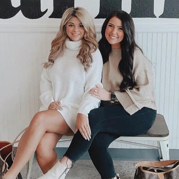 Profile Picture of Gabrielle Miller (@gabmillerr) on Poshmark