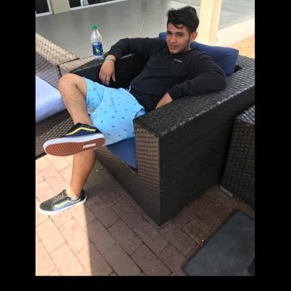 Profile Picture of Jason Ronaldo (@reyesjason859) on Poshmark