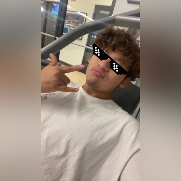 Profile Picture of Julio Alvarez (@julioalvarez802) on Poshmark