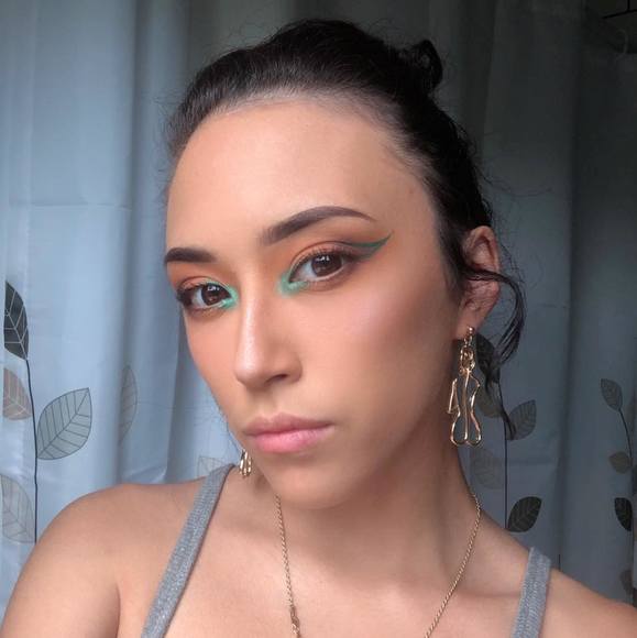 Profile Picture of Sam Cooley (@dddollface) on Poshmark