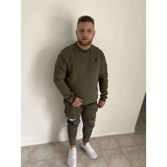 Profile Picture of Anthony Bounassif (@abounassif) on Poshmark