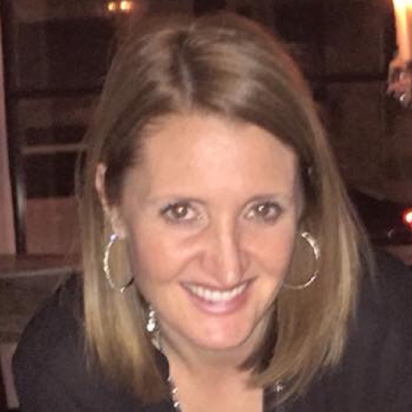 Profile Picture of Julia Mazurek (@juliamazurek) on Poshmark