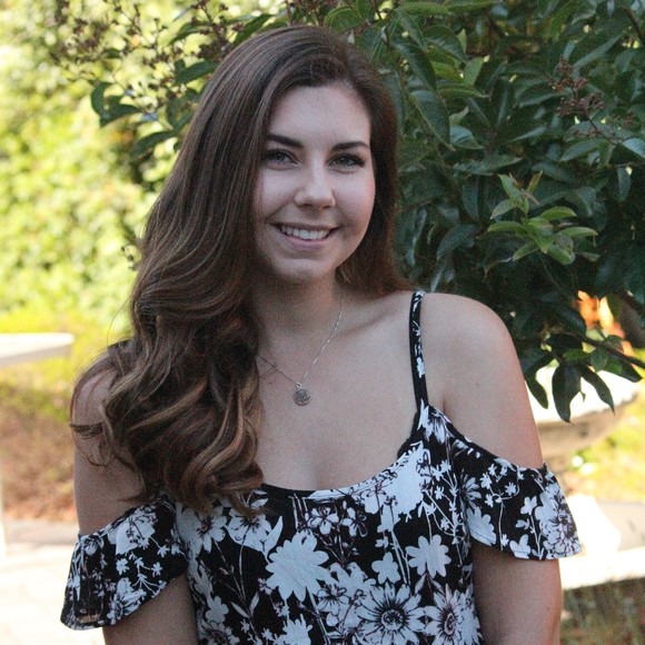 Profile Picture of Madison Gingold (@madisongingold) on Poshmark