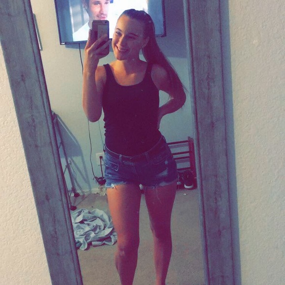 Profile Picture of Meghan Stack (@meghan_stackk) on Poshmark