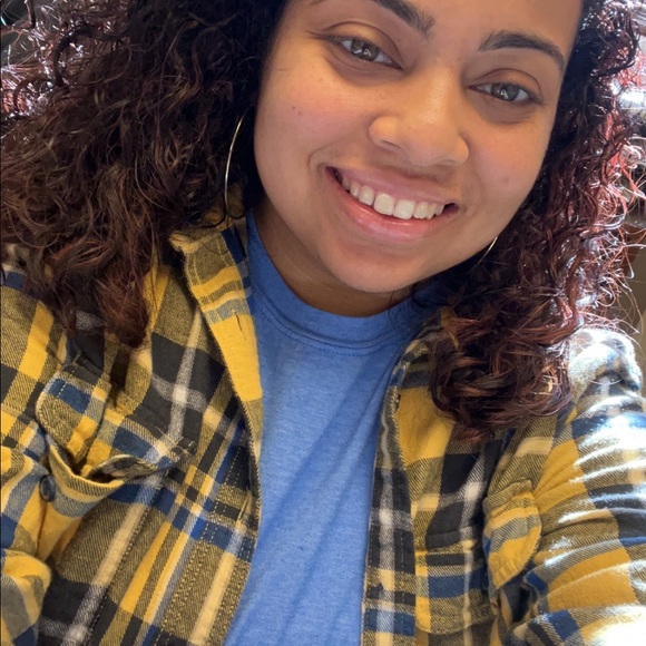 Profile Picture of Jasmine Price (@jasmineprice73) on Poshmark