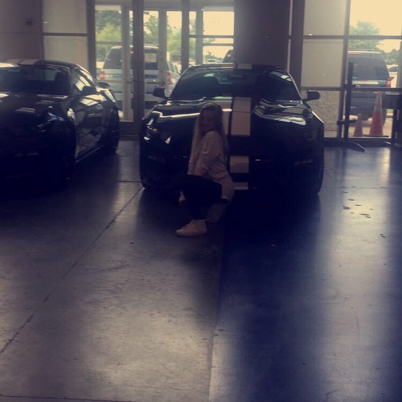 Profile Picture of Samantha Furchak (@samanthajf27) on Poshmark