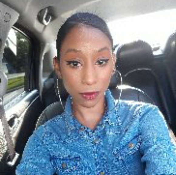 Profile Picture of Dorothy Gathers (@dgathers1) on Poshmark