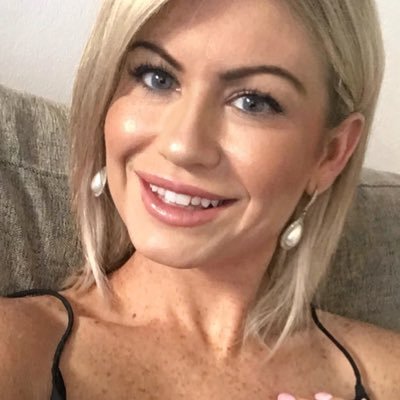 Profile Picture of Courtney Janice (@courtneyjanice) on Twitter