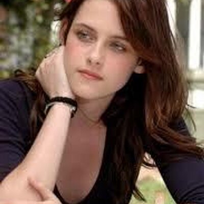 Profile Picture of Julia Reader (@Julia_Reader) on Twitter