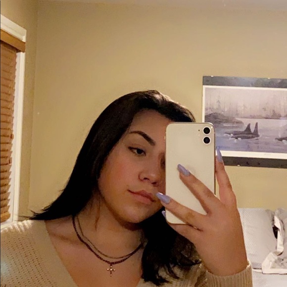 Profile Picture of Hannah Johnson (@hannahjohnson04) on Poshmark