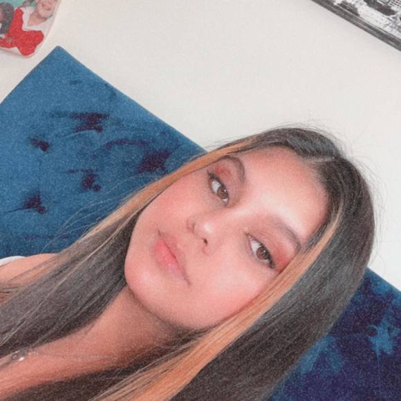 Profile Picture of Cylie Cendejas (@cendejascylie) on Poshmark