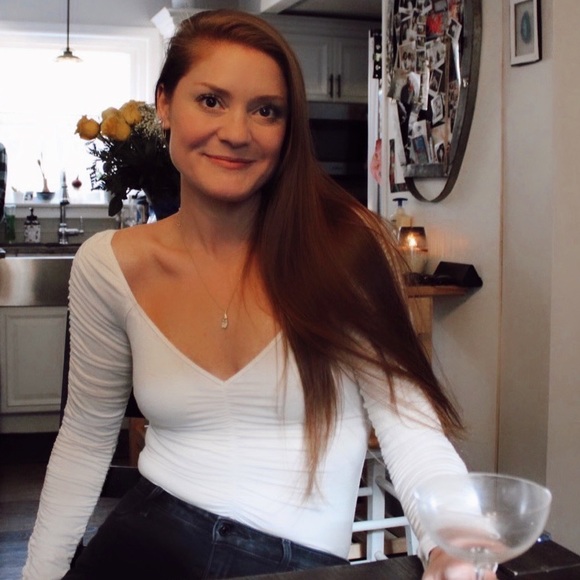 Profile Picture of Jessica Calyer (@ressums) on Poshmark
