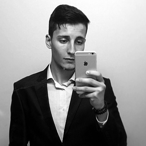 Ovgum Sezer - Poshmark Profile Picture of Ovgum Sezer (@ovgum) on Poshmark