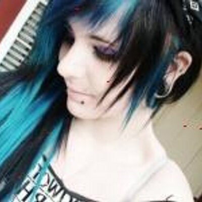 Profile Picture of Frances Wyatt (@cumedudi) on Twitter