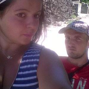 Profile Picture of Marion Leonard (@marionguimnmari) on Twitter