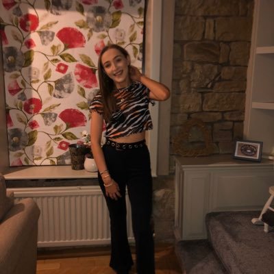 Profile Picture of Chloe (@chloe_glynn10) on Twitter