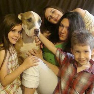 Profile Picture of Amber Mcclintock (@BeebosGirl) on Twitter