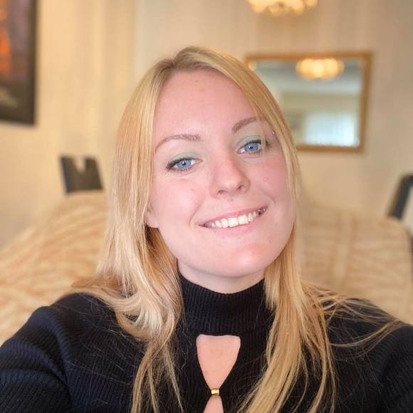 Profile Picture of Angela Nicklen (@nicklen_9) on Poshmark