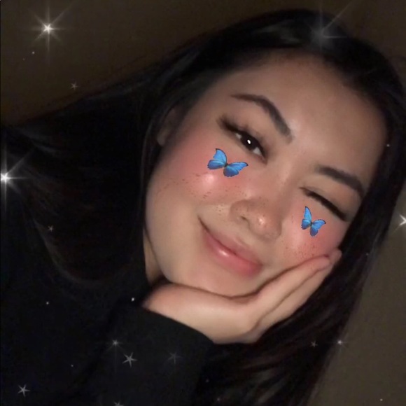 Profile Picture of Jennifer Chung (@leajenn) on Poshmark