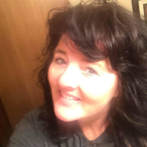 Profile Picture of Kemi Gravitt (@gravittk) on Poshmark