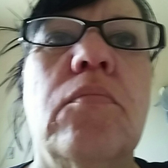 Profile Picture of Darlene Bevins (@dbevins) on Poshmark