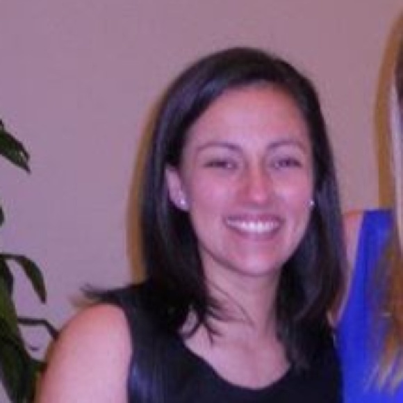 Profile Picture of Stephanie Clay (@simerskey) on Poshmark