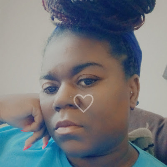 Profile Picture of Melinda Simon (@melindasimon46) on Poshmark