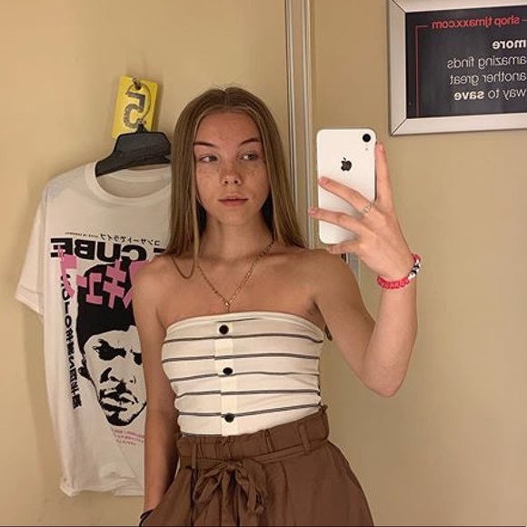 Profile Picture of Ava Predovan (@itslovelyava) on Poshmark