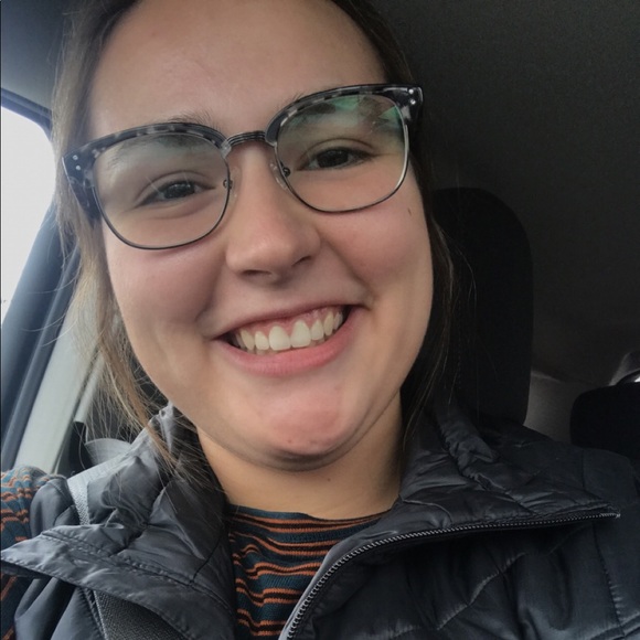 Profile Picture of Madeline Schultz (@mkschultz50) on Poshmark
