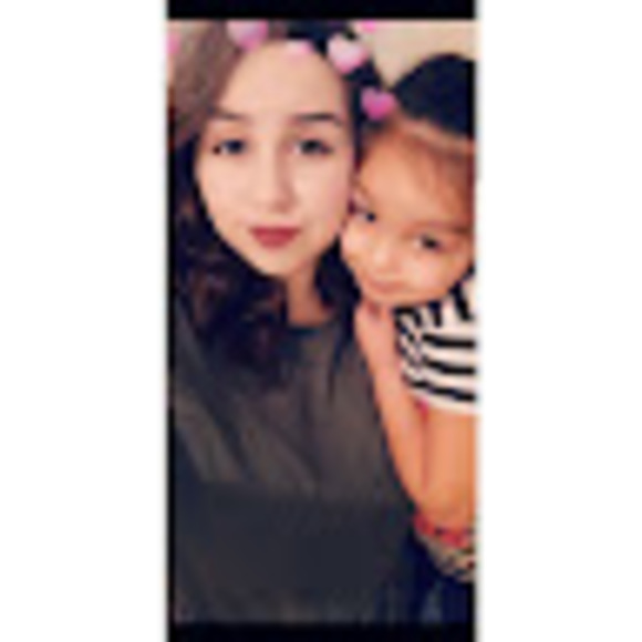 Profile Picture of Brianna Hand (@briannahand184) on Poshmark