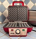 Profile Picture of Waffle iron - Wikipediaon Wikipedia