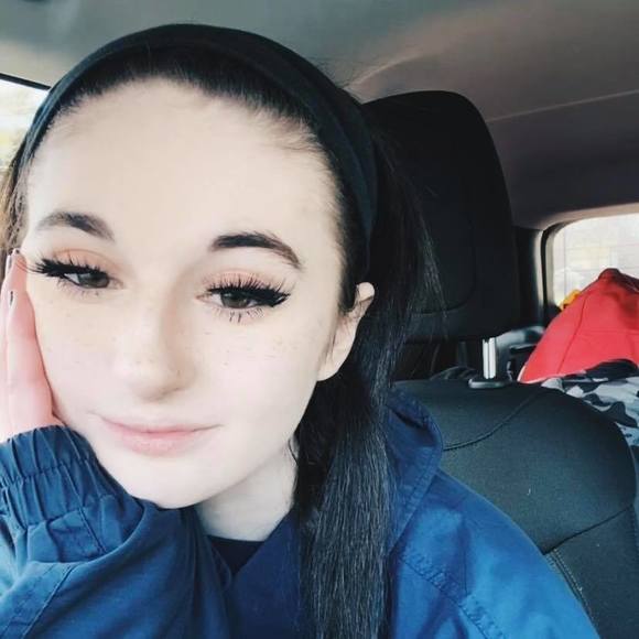 Profile Picture of Sofia Bermack (@666penguin666) on Poshmark