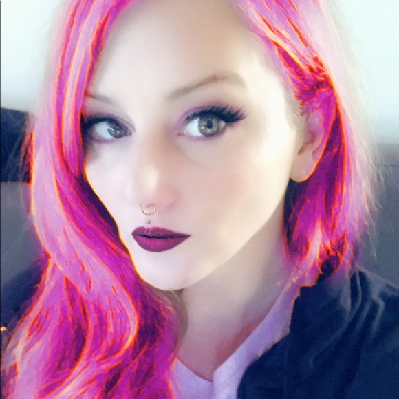 Profile Picture of Michele Donoho (@mdonoho13) on Poshmark