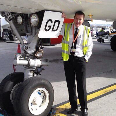 Profile Picture of Gary Duncombe (@gizz737) on Twitter