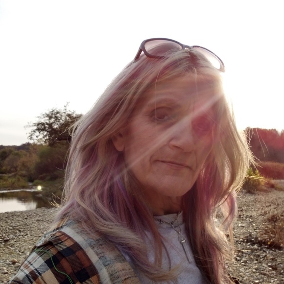 Profile Picture of Shelly Poole (@shellypoole45) on Poshmark