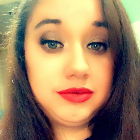 Profile Picture of Mallory n chris Holeman (@mhol2543) on Poshmark