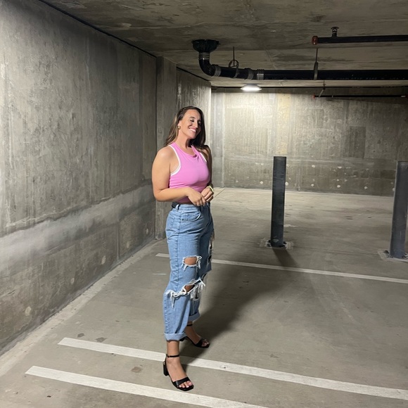 Profile Picture of Alexa Longoria (@alexamcglo) on Poshmark