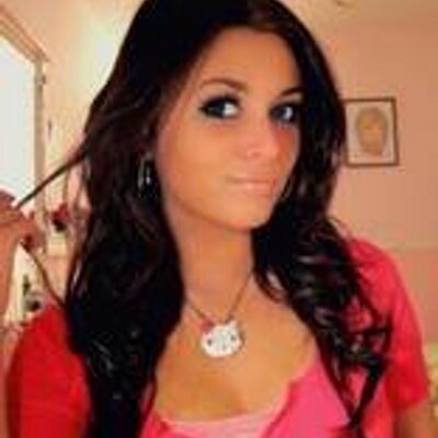 Profile Picture of violet marks (@violet_marks) on Twitter