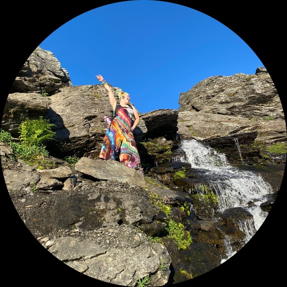 Profile Picture of Ej Hermanson (@ejisqueen) on Poshmark