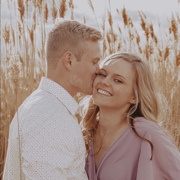 Profile Picture of Mackenzie Hollister (@kenziehollister) on Poshmark