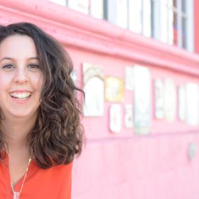 Profile Picture of Make Money Your Honey | Amanda Abella (@amandaabella) on Pinterest