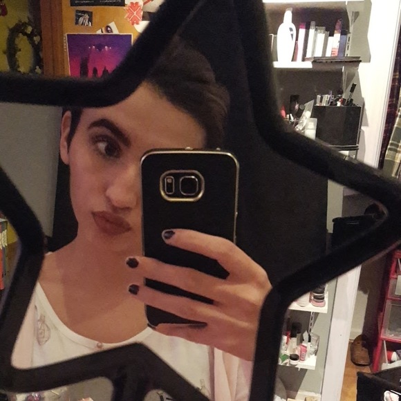 Profile Picture of Sam Sarli (@sam_sarli) on Poshmark