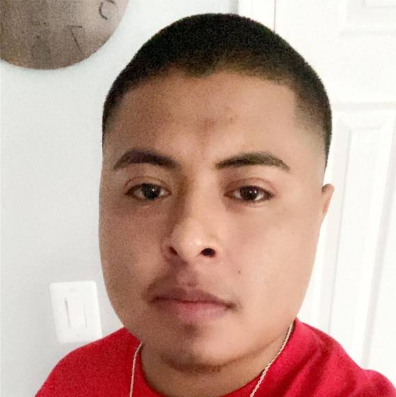 Profile Picture of Efrain Lopez (@efrain18lopez) on Poshmark