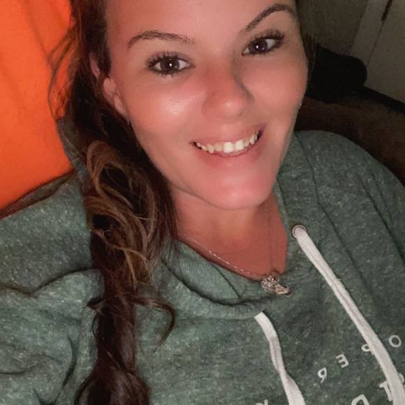 Profile Picture of Catherine Dambrowski (@cathdambrowski) on Poshmark